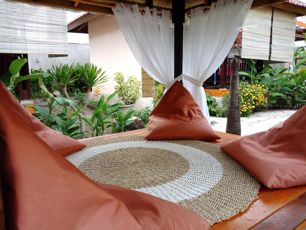 Appartement Zifa Mandalika à Kuta  Extérieur photo
