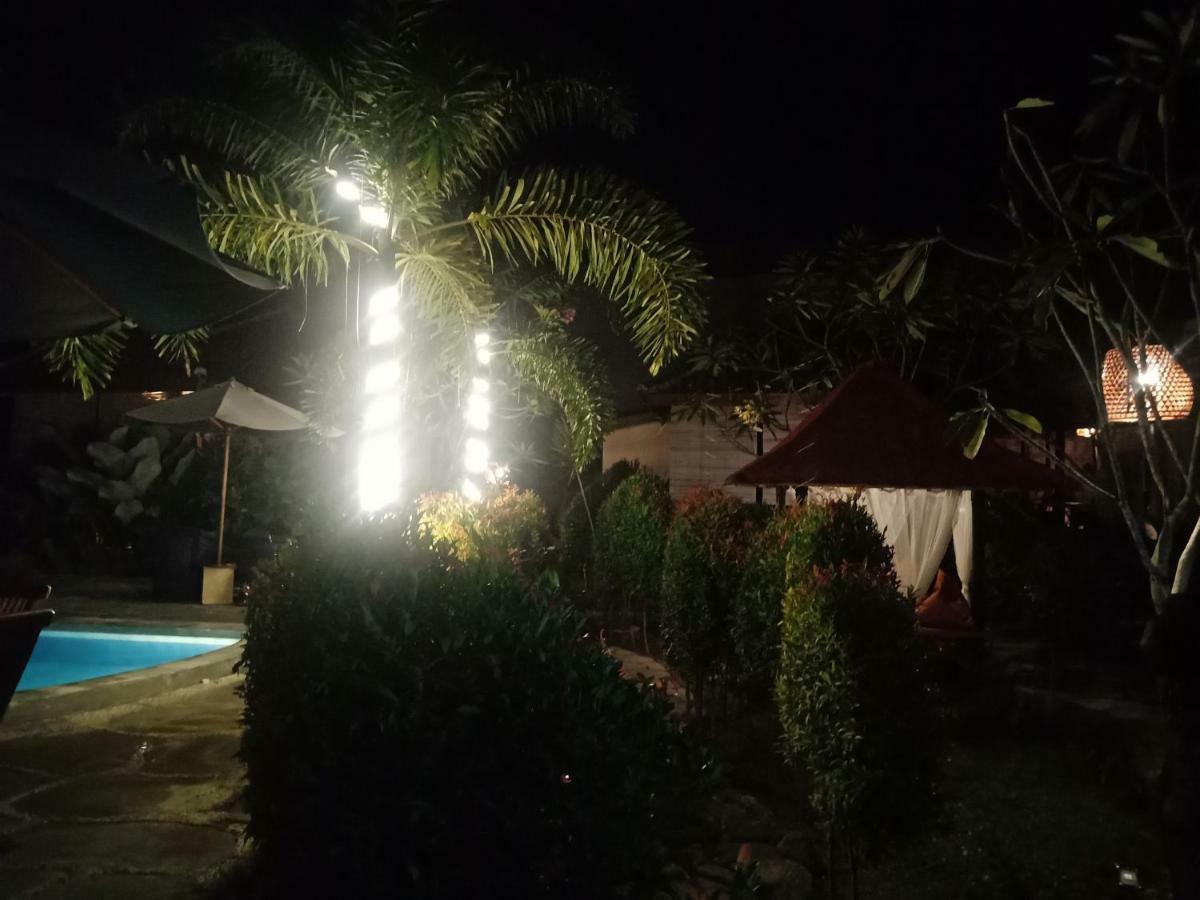 Appartement Zifa Mandalika à Kuta  Extérieur photo